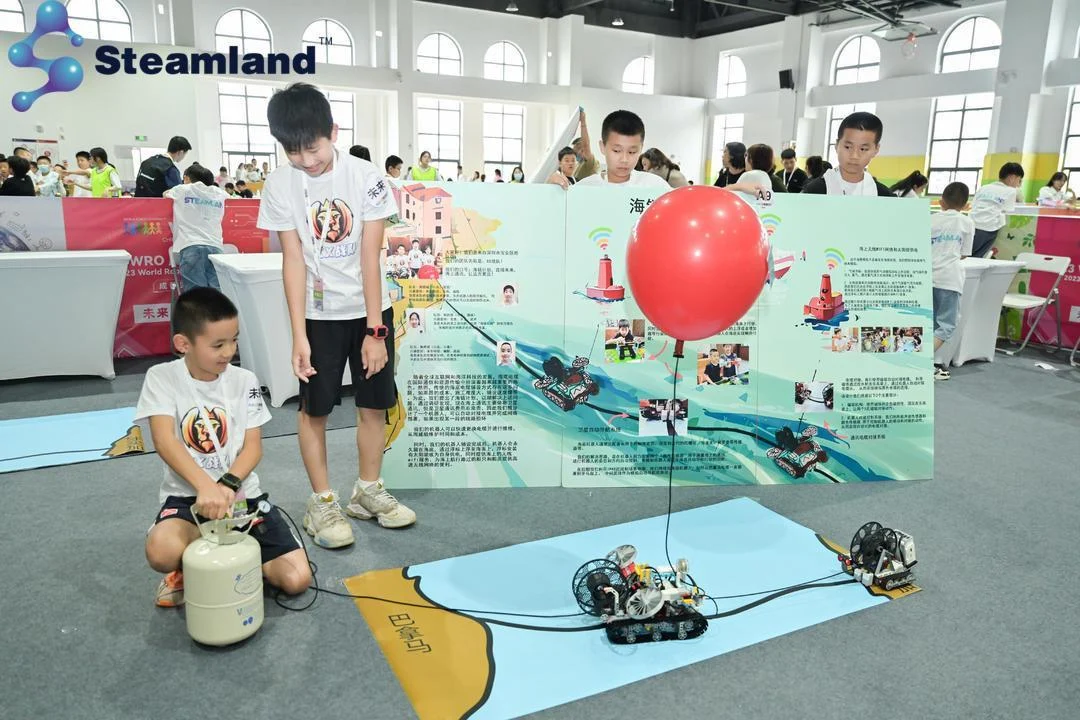 Robotics practice in the Steamland archive · Historical photograph