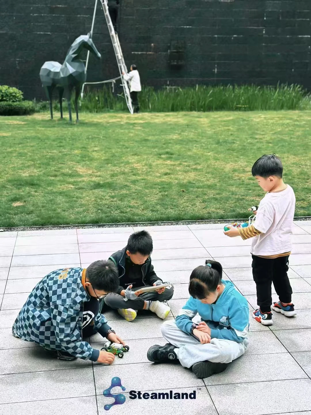 Outdoor exploration · Jinmao Residence