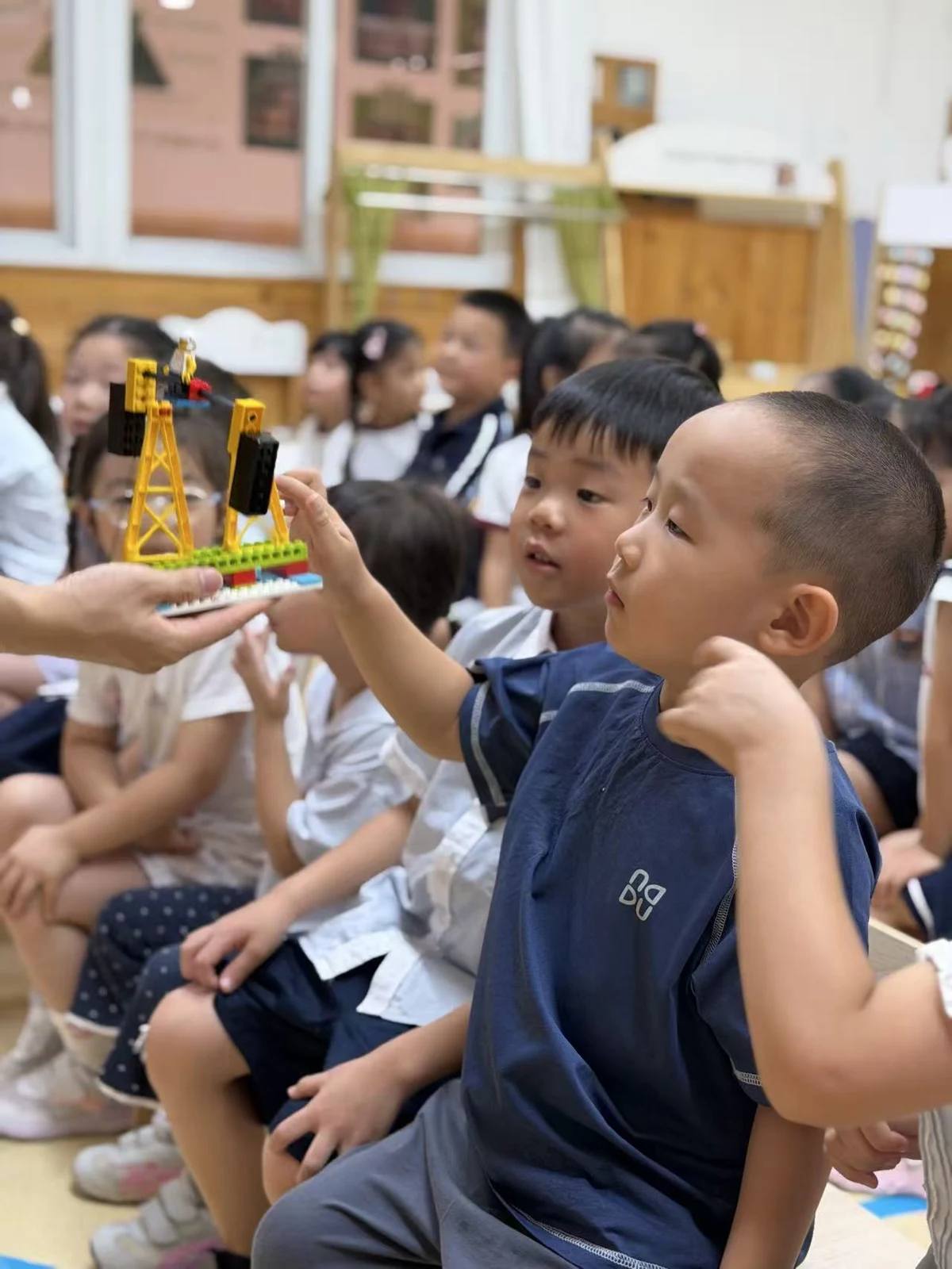 Students explore and share their projects · School project photography
